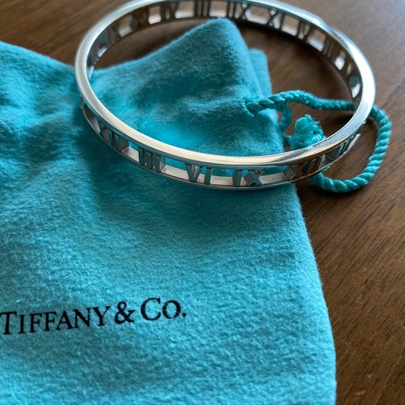 Tiffany Co Roman Numerals bangle from the Atlas collection - Picture 2 of 5